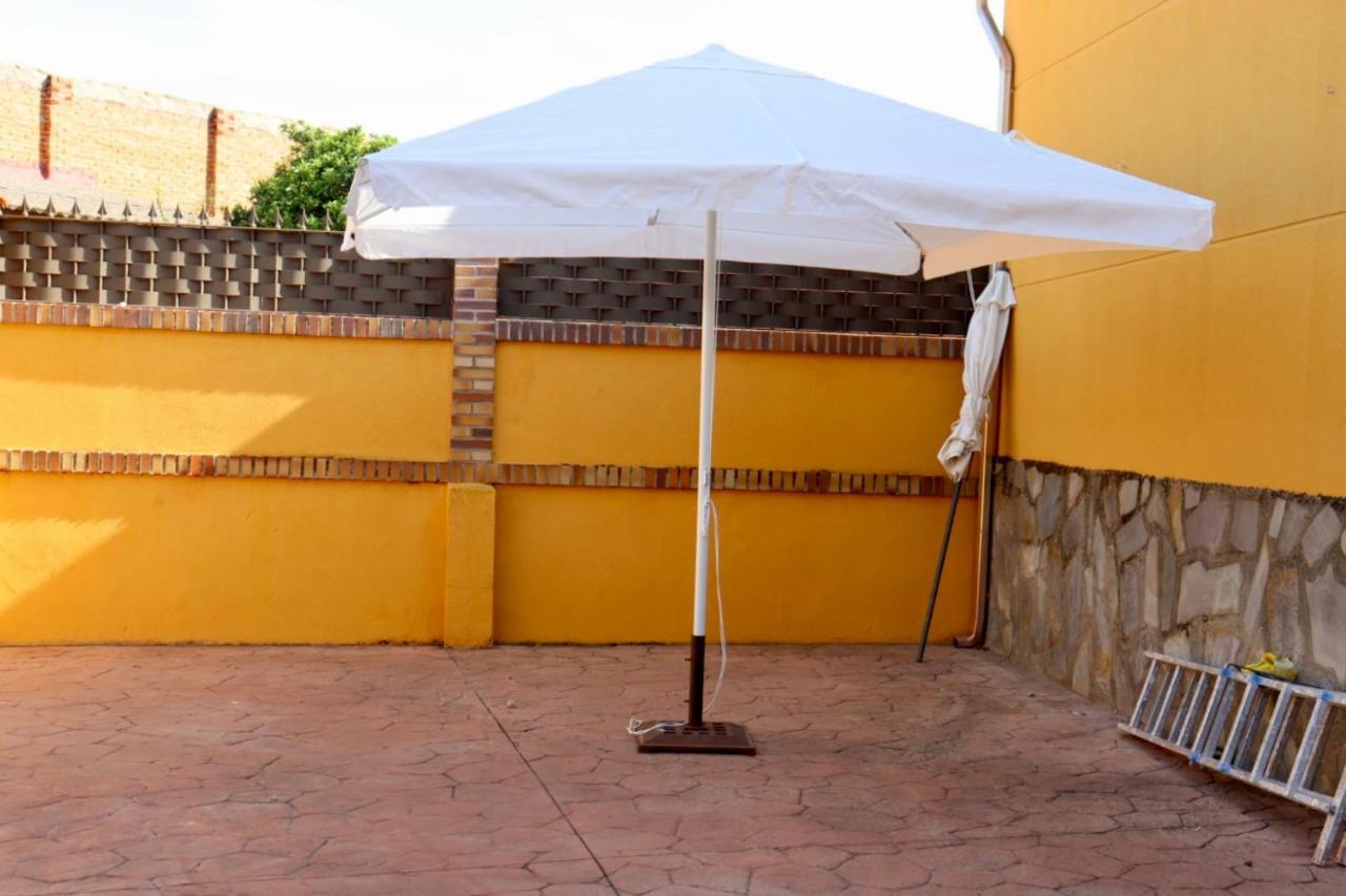 Villa El Hogar De Pepe El Casar de Escalona Esterno foto