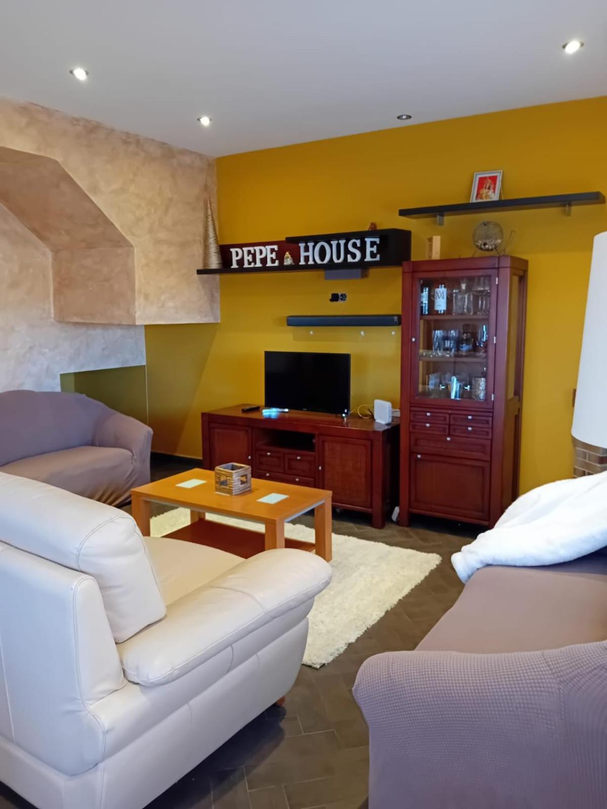 Villa El Hogar De Pepe El Casar de Escalona Esterno foto
